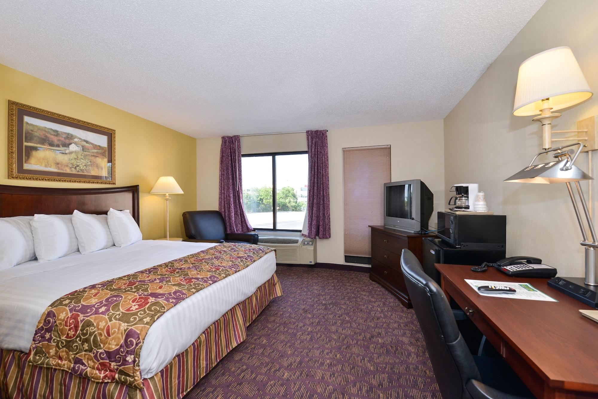 Lamplighter Inn-south