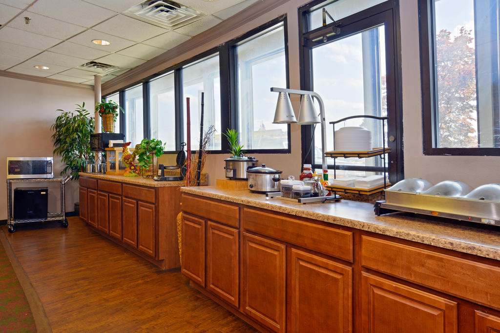 Lamplighter Inn-south 3*
